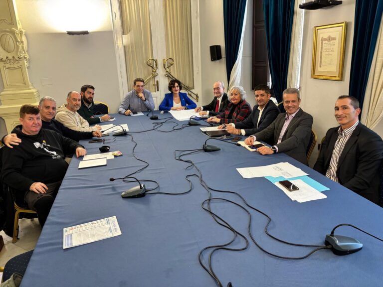 Reunión en Alcaldía: Planificando mejoras para la Feria de Málaga 2026